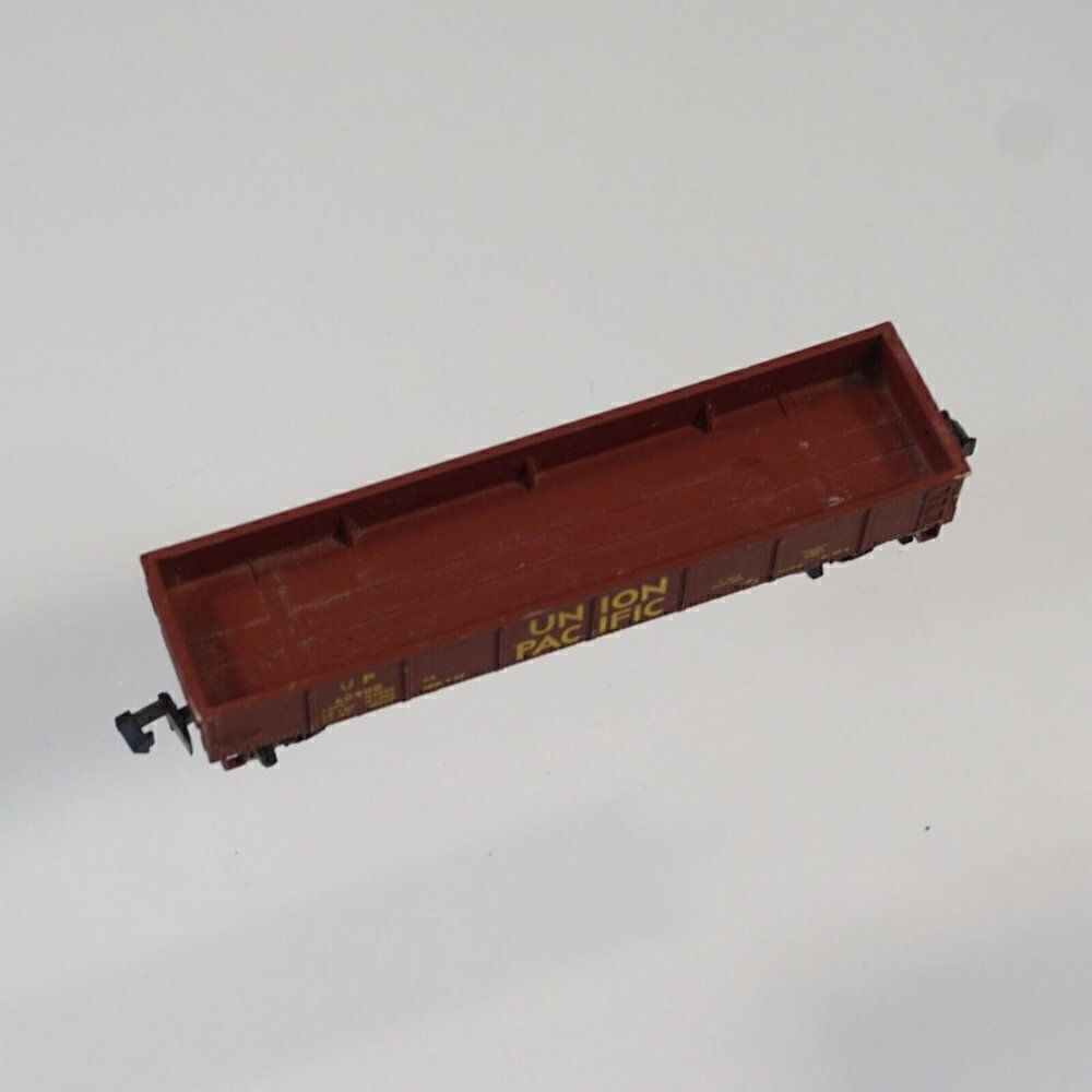 Atlas N Scale Train Union Pacific Gondola - Picture 9 of 10